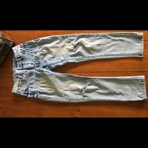 Bluenotes Light-wash Capris, Size 27